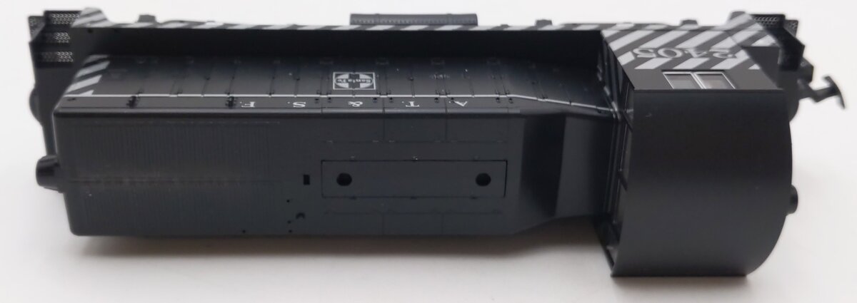 Kato 37-1008 HO Scale Santa Fe EMD NW2 Phase I Diesel Locomotive #2405 VG/Box