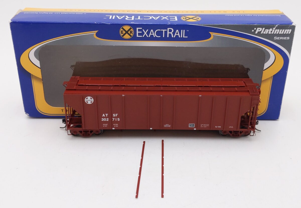 ExactRail EP-80194-5 HO Scale ATSF Helvetica PS-2CD 4427 Covered Hopper #302715 EX/Box