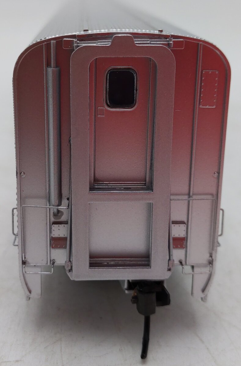 InterMountain TSP4810-06 HO Scale Santa Fe Hi-Level Coach Car #532 EX/Box