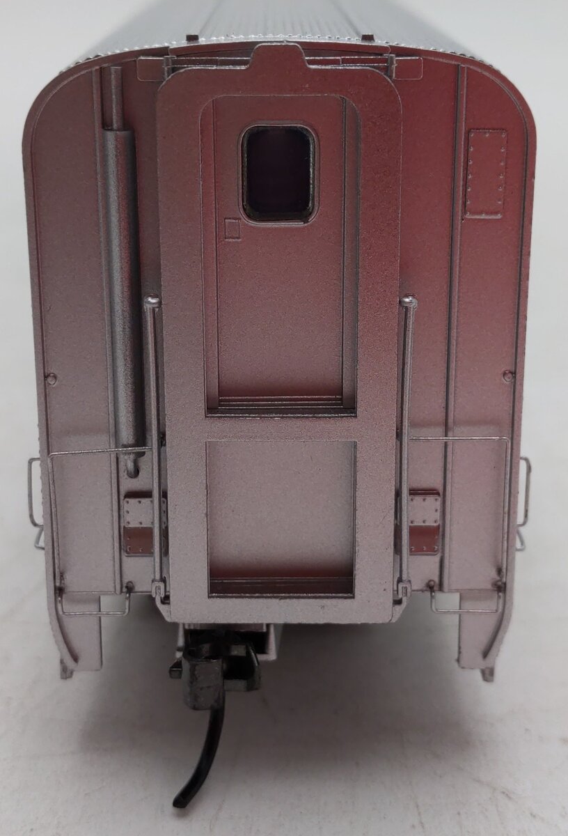 InterMountain TSP4820-15 HO Scale ATSF Hi-Level Coach Car #714 EX/Box