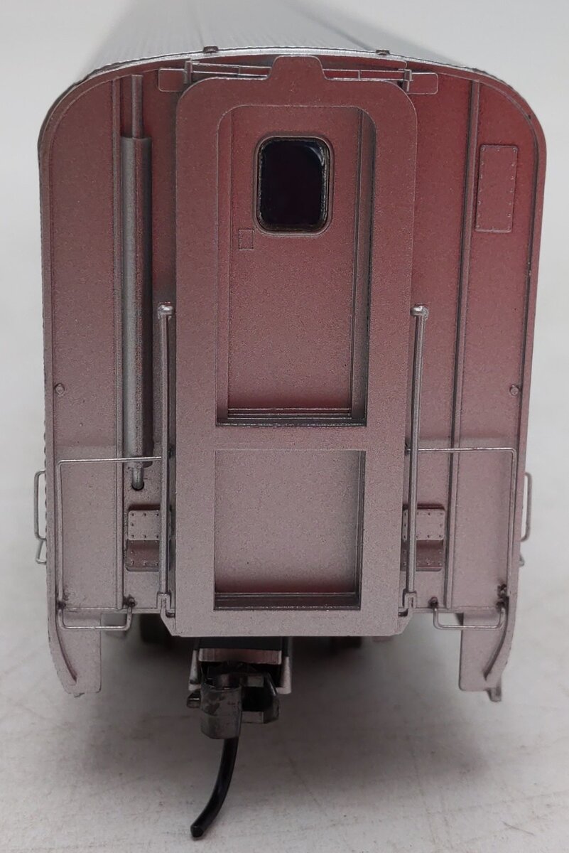 InterMountain TSP4820-14 HO Scale ATSF Hi-Level Coach car #709 EX/Box