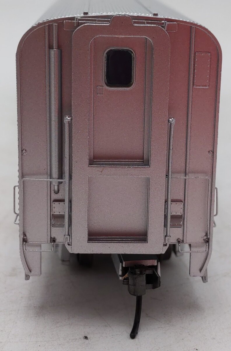 InterMountain TSP4820-13 HO Scale ATSF Hi-Level Coach Car #704 EX/Box