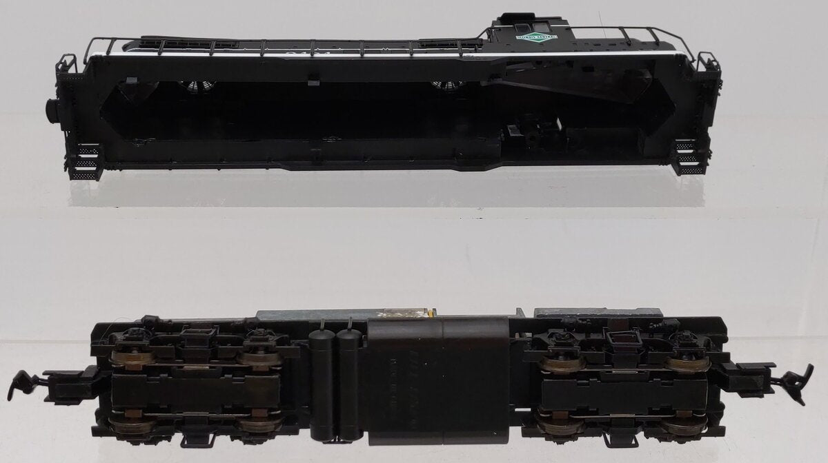 Proto 2000 8839 HO Illinois Central GP18 Diesel Locomotive #9404 EX/Box