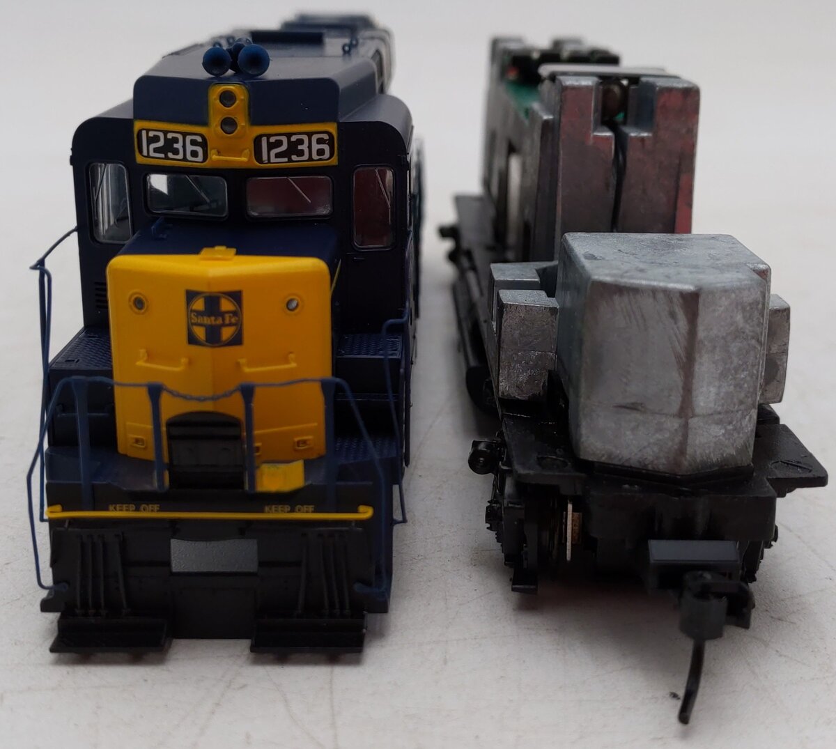 Proto 2000 23092 HO Santa Fe GP30 Locomotive #1236 EX/Box