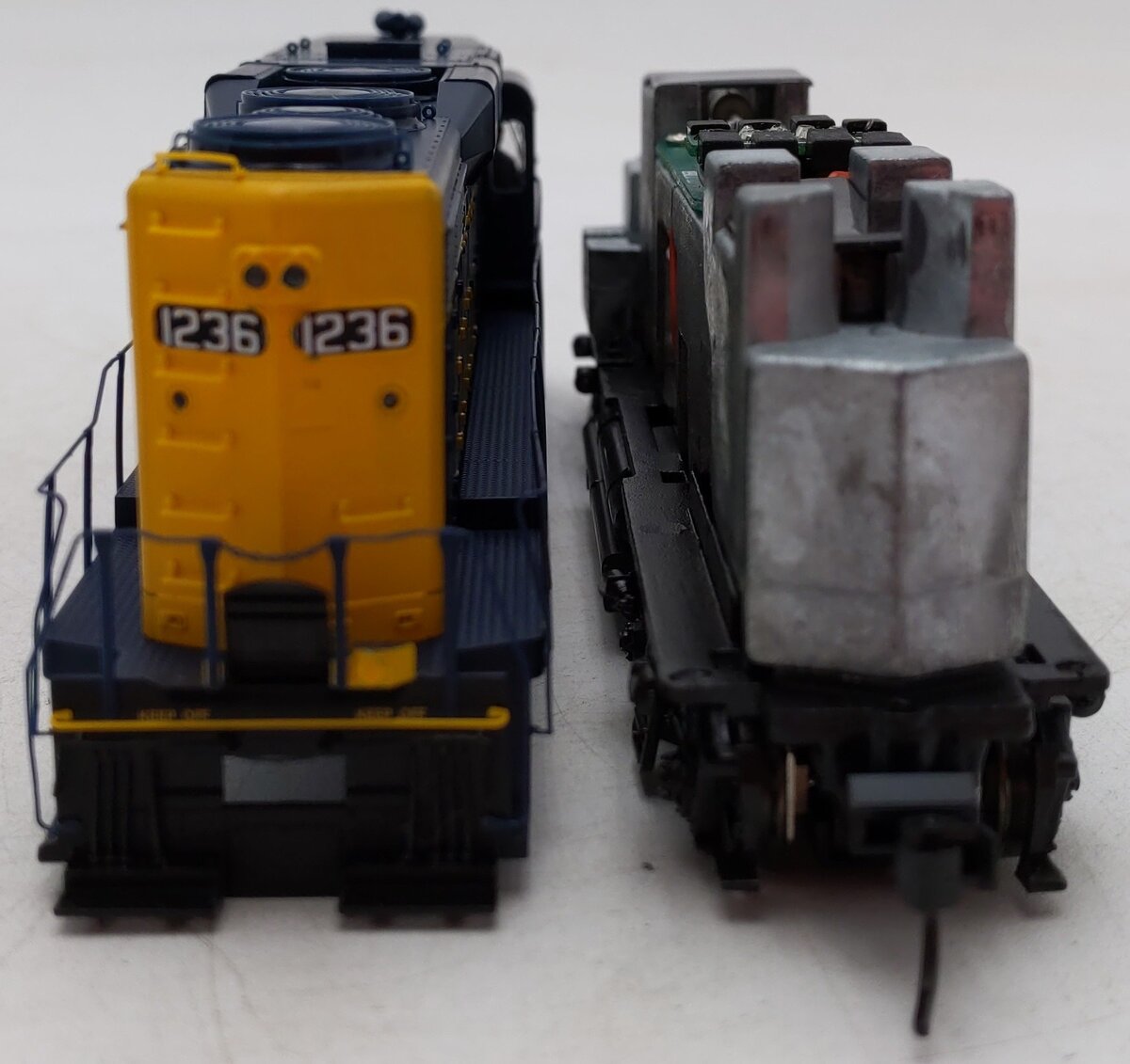 Proto 2000 23092 HO Santa Fe GP30 Locomotive #1236 EX/Box