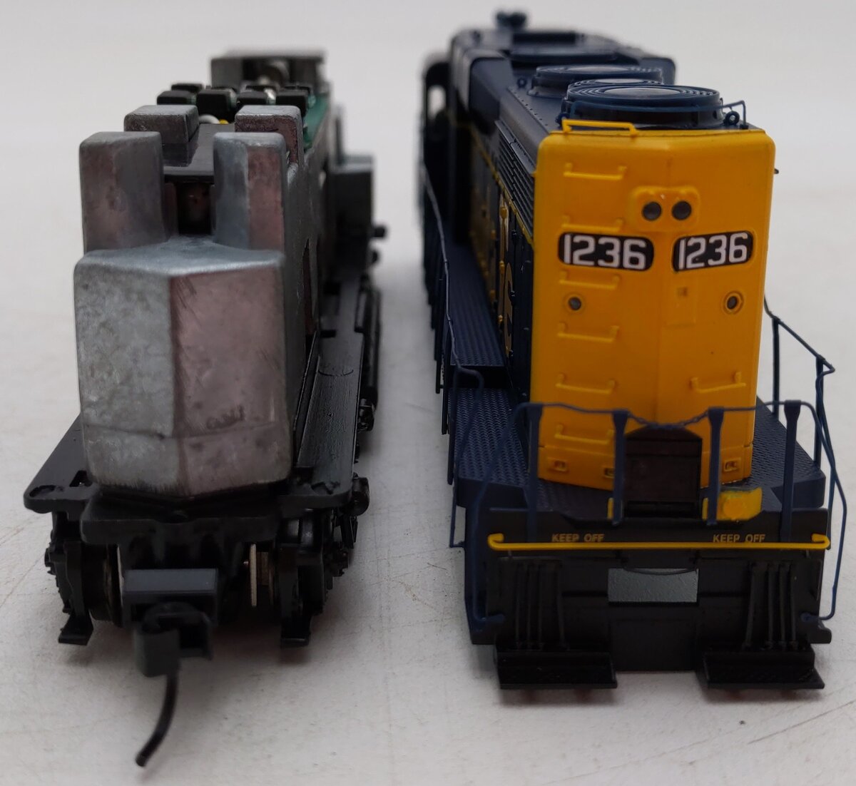Proto 2000 23092 HO Santa Fe GP30 Locomotive #1236 EX/Box