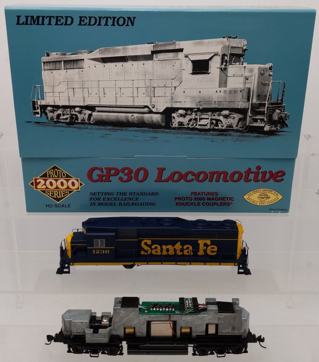 Proto 2000 23092 HO Santa Fe GP30 Locomotive #1236 EX/Box