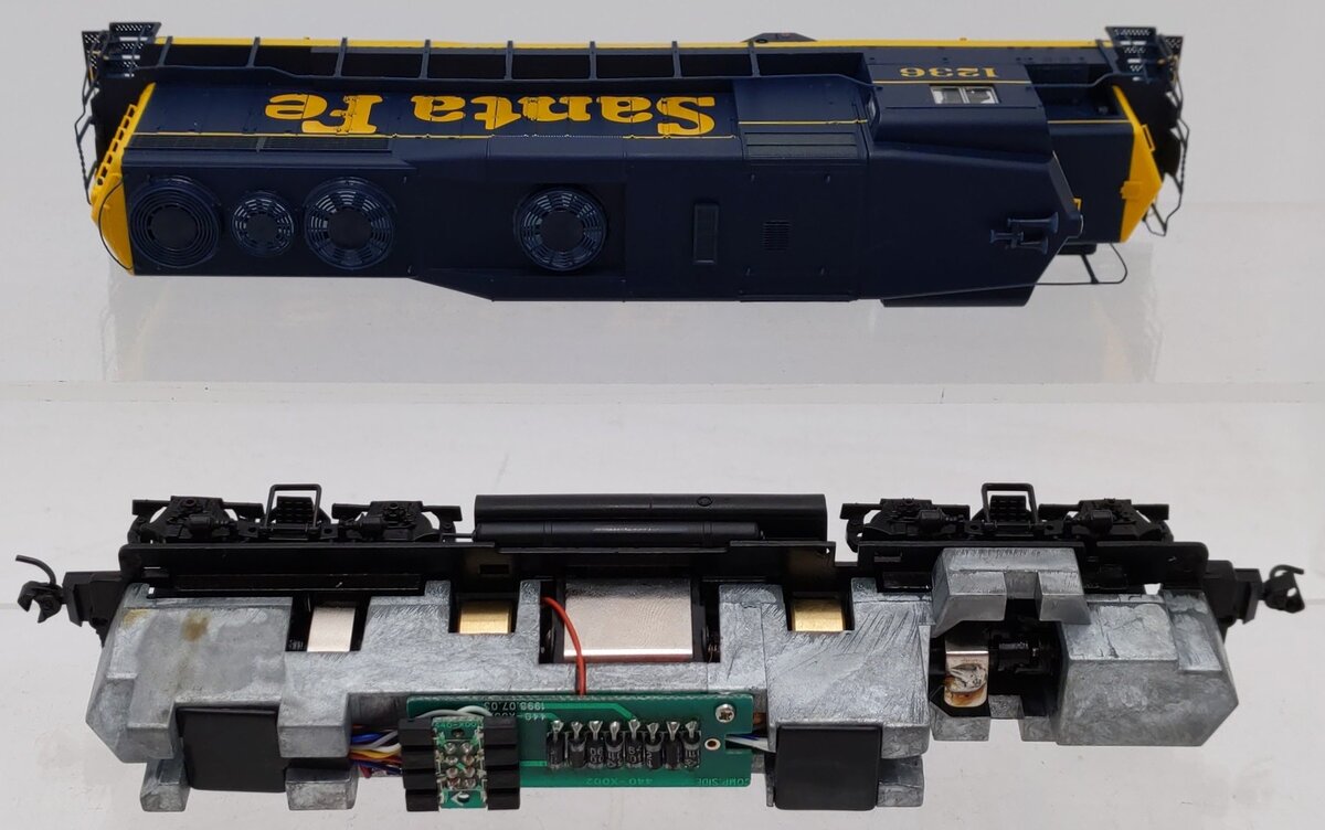 Proto 2000 23092 HO Santa Fe GP30 Locomotive #1236 EX/Box