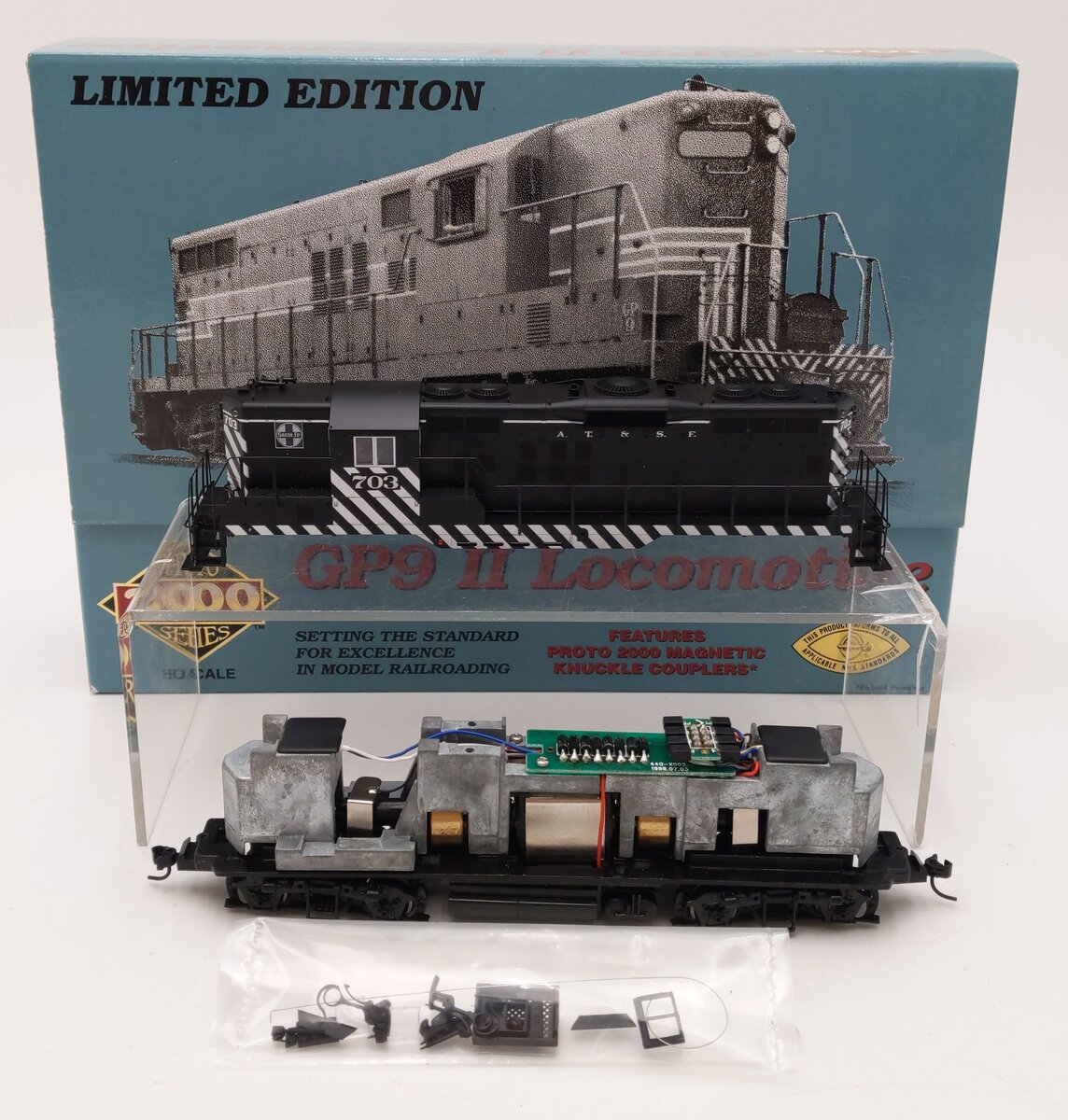 Proto 2000 23613 HO ATSF GP-9 Diesel Locomotive #703 LN/Box