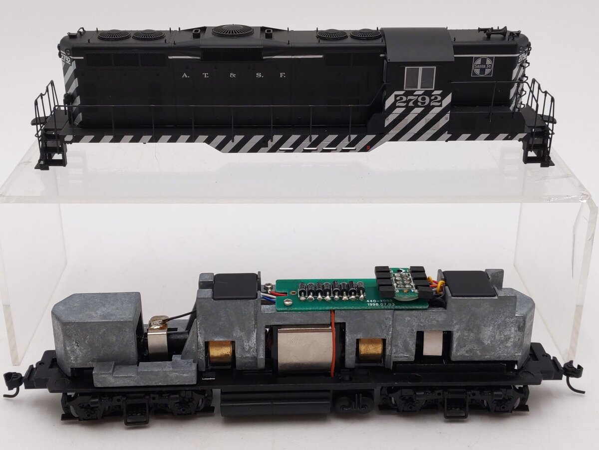 Proto 2000 23002 Life Like HO AT&SF GP7 Phase II Diesel Locomotive #2792 LN/Box