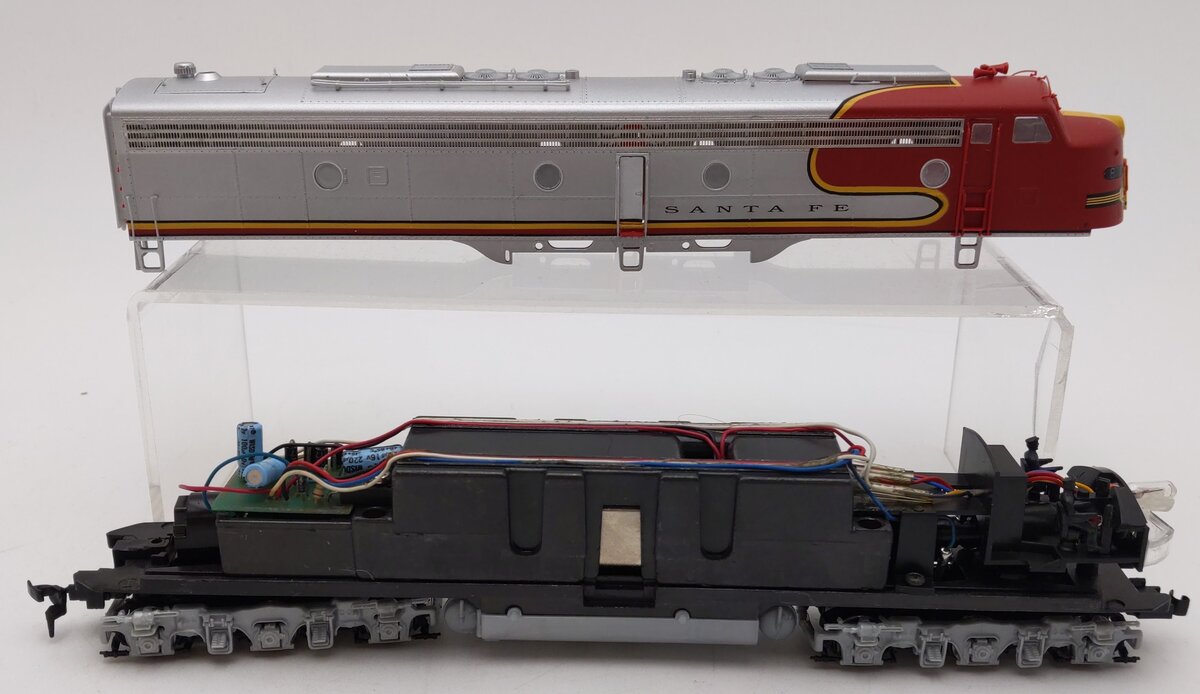 Proto 2000 8035 HO Life-Like Atchison Topeka & Santa Fe E8/9 Diesel Loco #87 EX