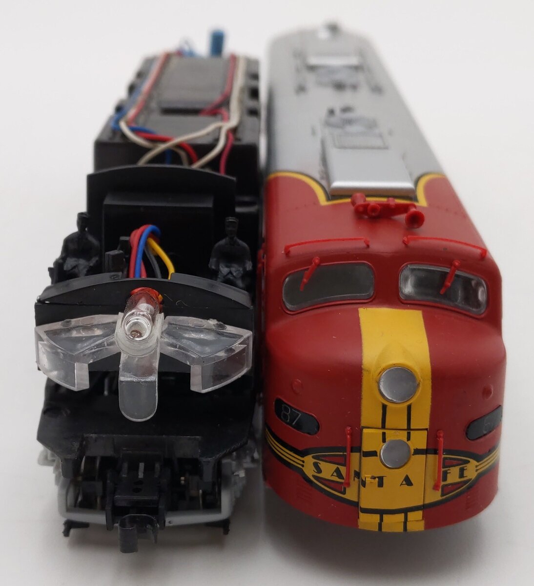 Proto 2000 8035 HO Life-Like Atchison Topeka & Santa Fe E8/9 Diesel Loco #87 EX