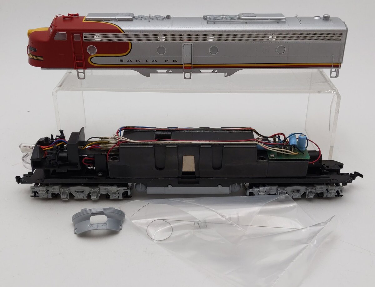 Proto 2000 8035 HO Life-Like Atchison Topeka & Santa Fe E8/9 Diesel Loco #87 EX