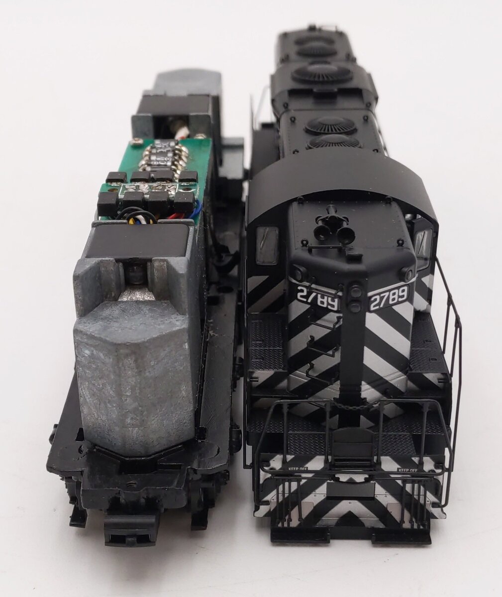 Proto 2000 23001 HO ATSF GP7 PhII Diesel Locomotive #2789 EX/Box