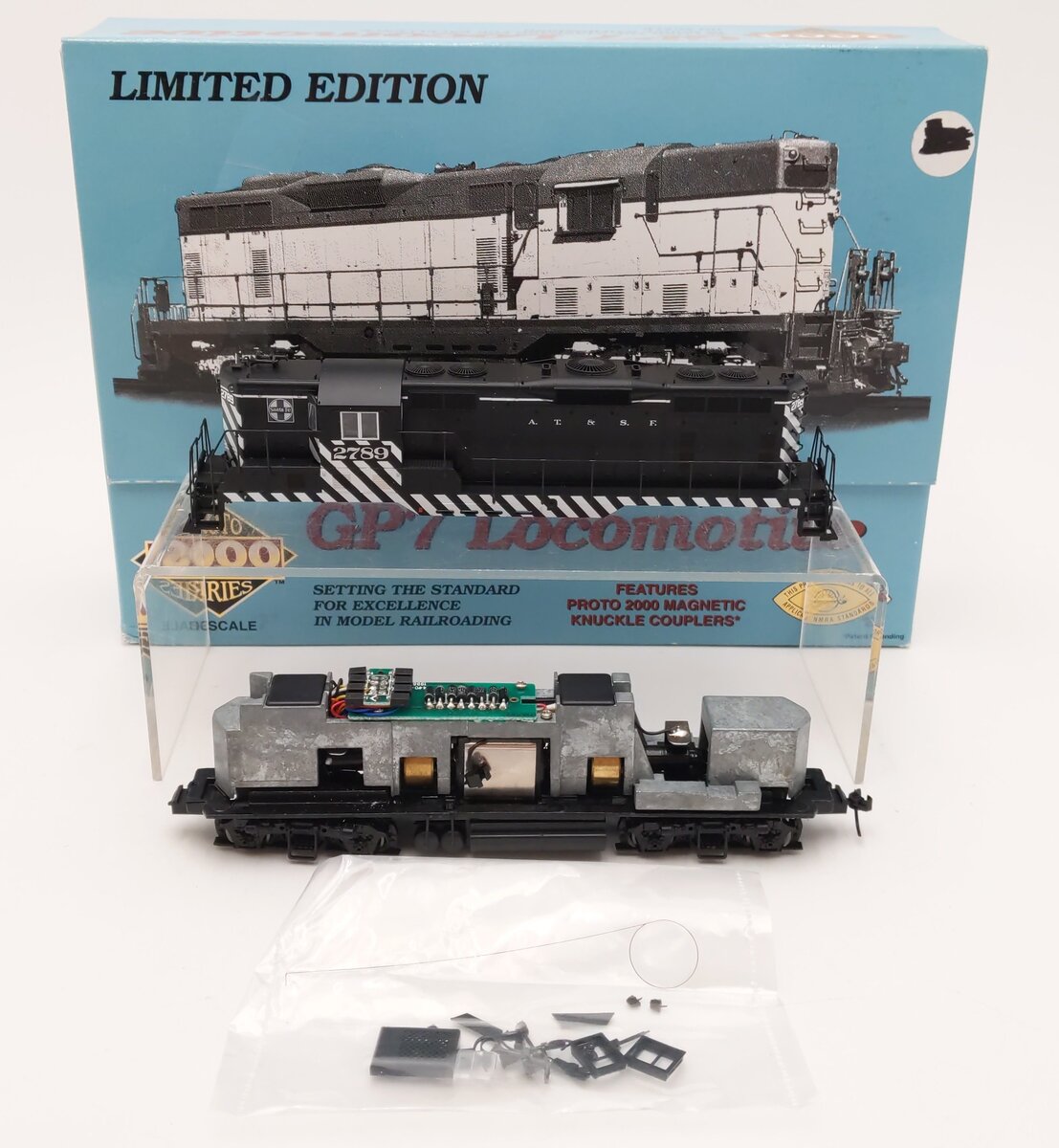 Proto 2000 23001 HO ATSF GP7 PhII Diesel Locomotive #2789 EX/Box