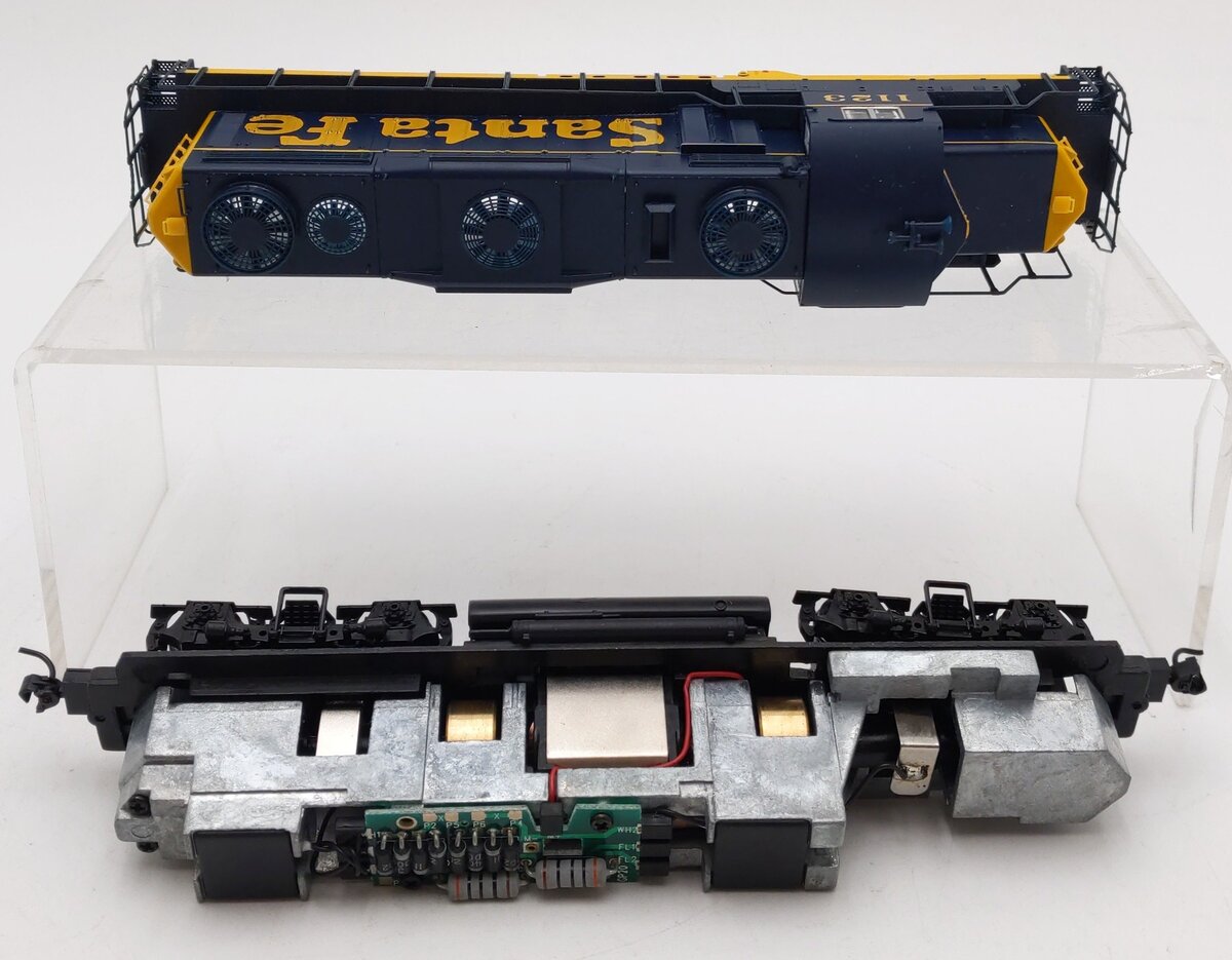 Proto 2000 8005 HO Scale ATSF GP20 Diesel Locomotive #1123 - DC LN/Box