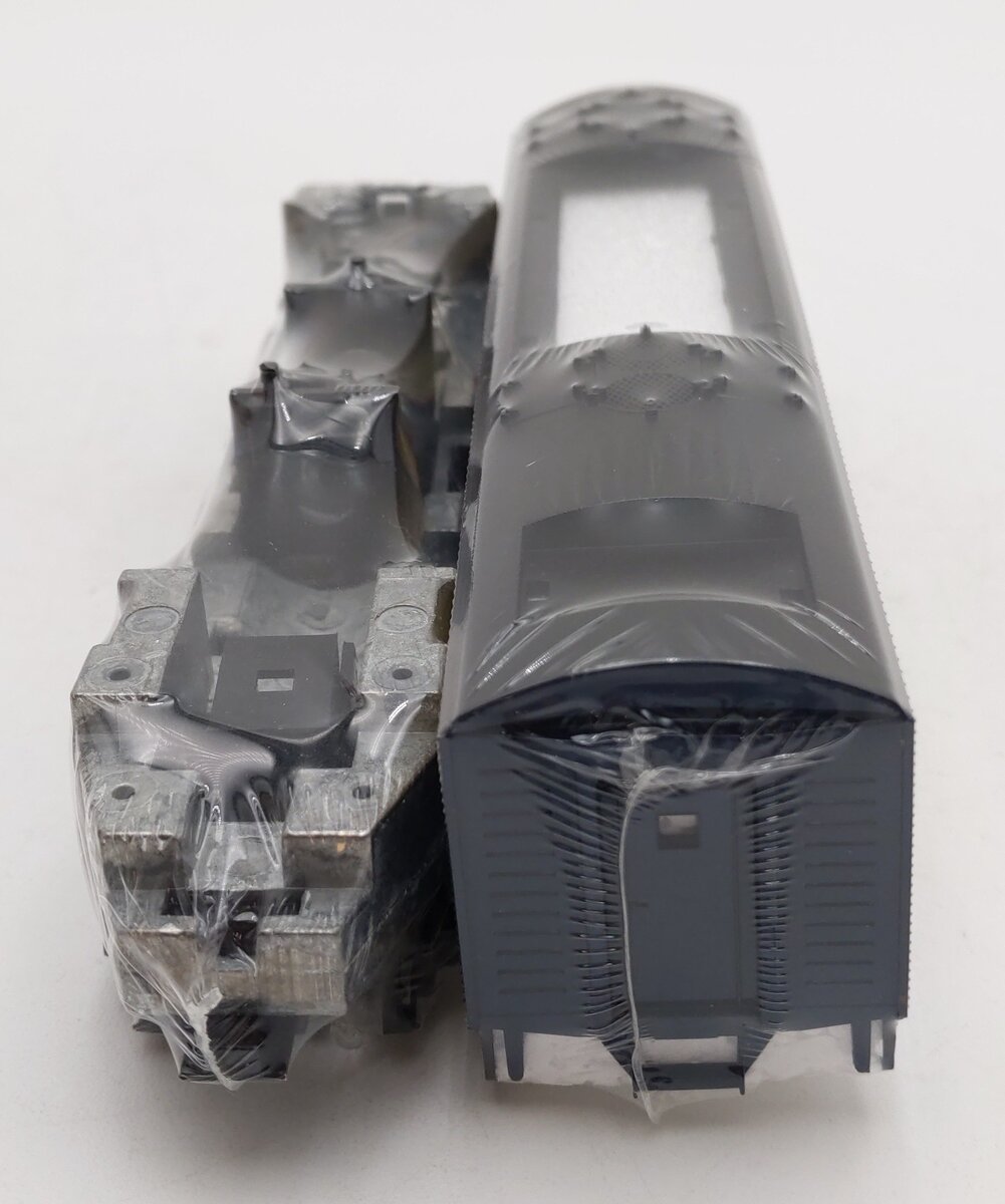Stewart 5017 HO Santa Fe FTB Dummy Diesel Locomotive NIB