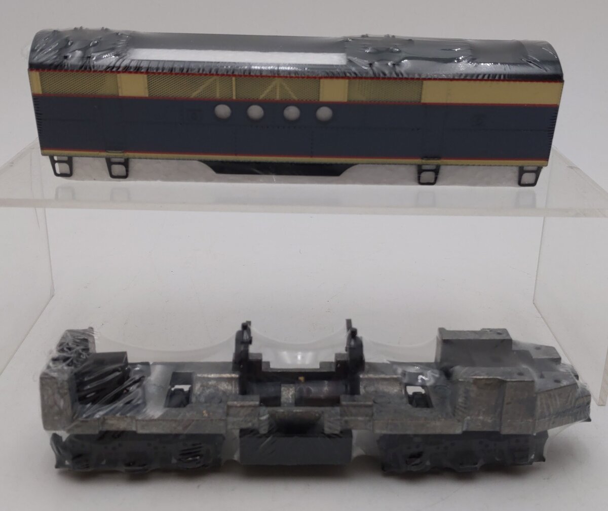 Stewart 5017 HO Santa Fe FTB Dummy Diesel Locomotive NIB