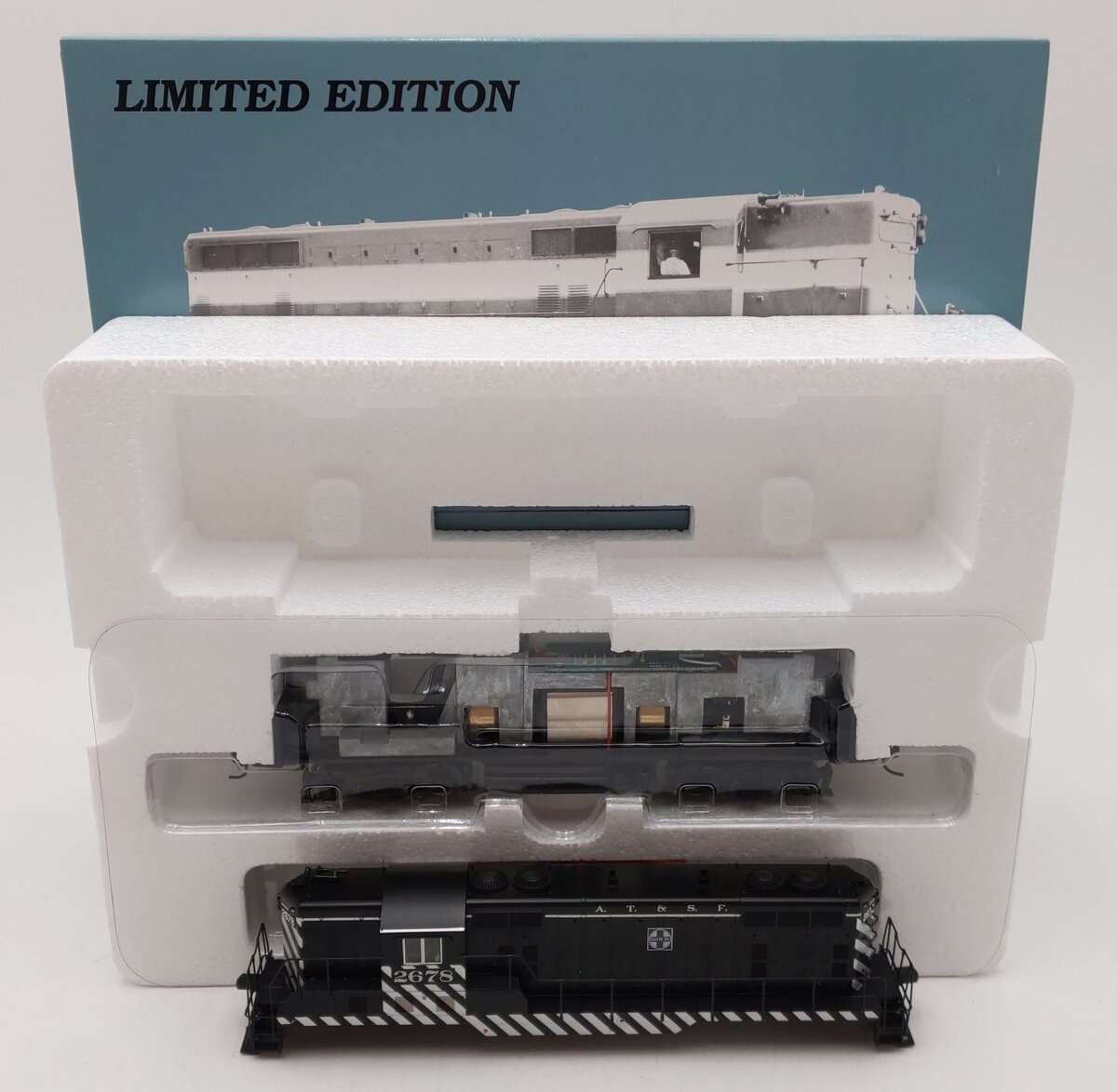 Proto 2000 23551 HO Scale Atchison, Topeka & Santa Fe EMD GP-7 Diesel #2678 LN/Box