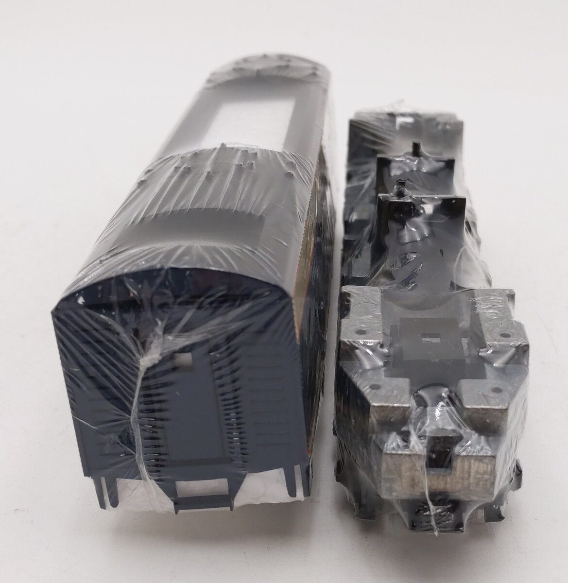 Stewart 5017 HO Santa Fe FTB Dummy Diesel Locomotive NIB