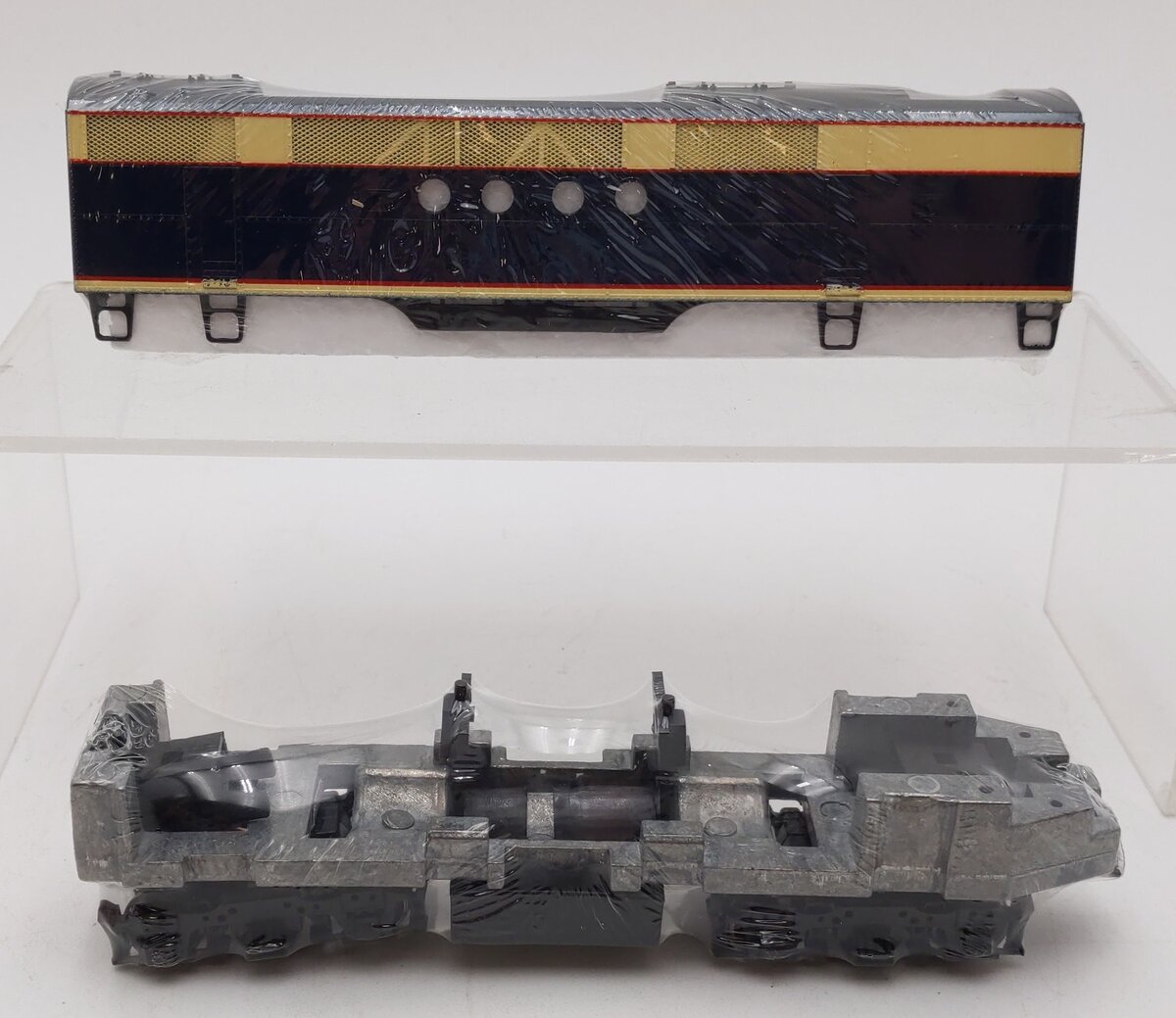 Stewart 5017 HO Santa Fe FTB Dummy Diesel Locomotive NIB