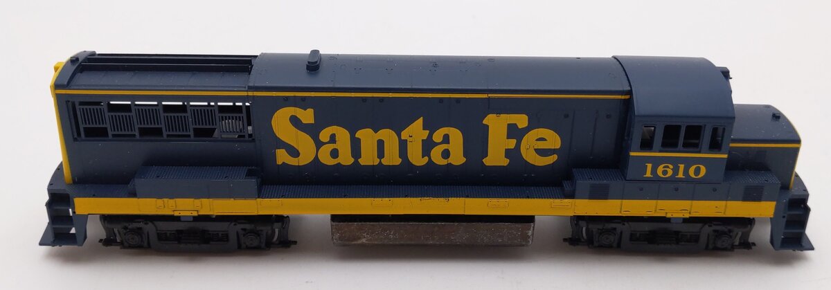 Stewart Hobbies, Inc 7110 HO Scale Santa Fe GE U25B Diesel Locomotive #1600 VG/Box