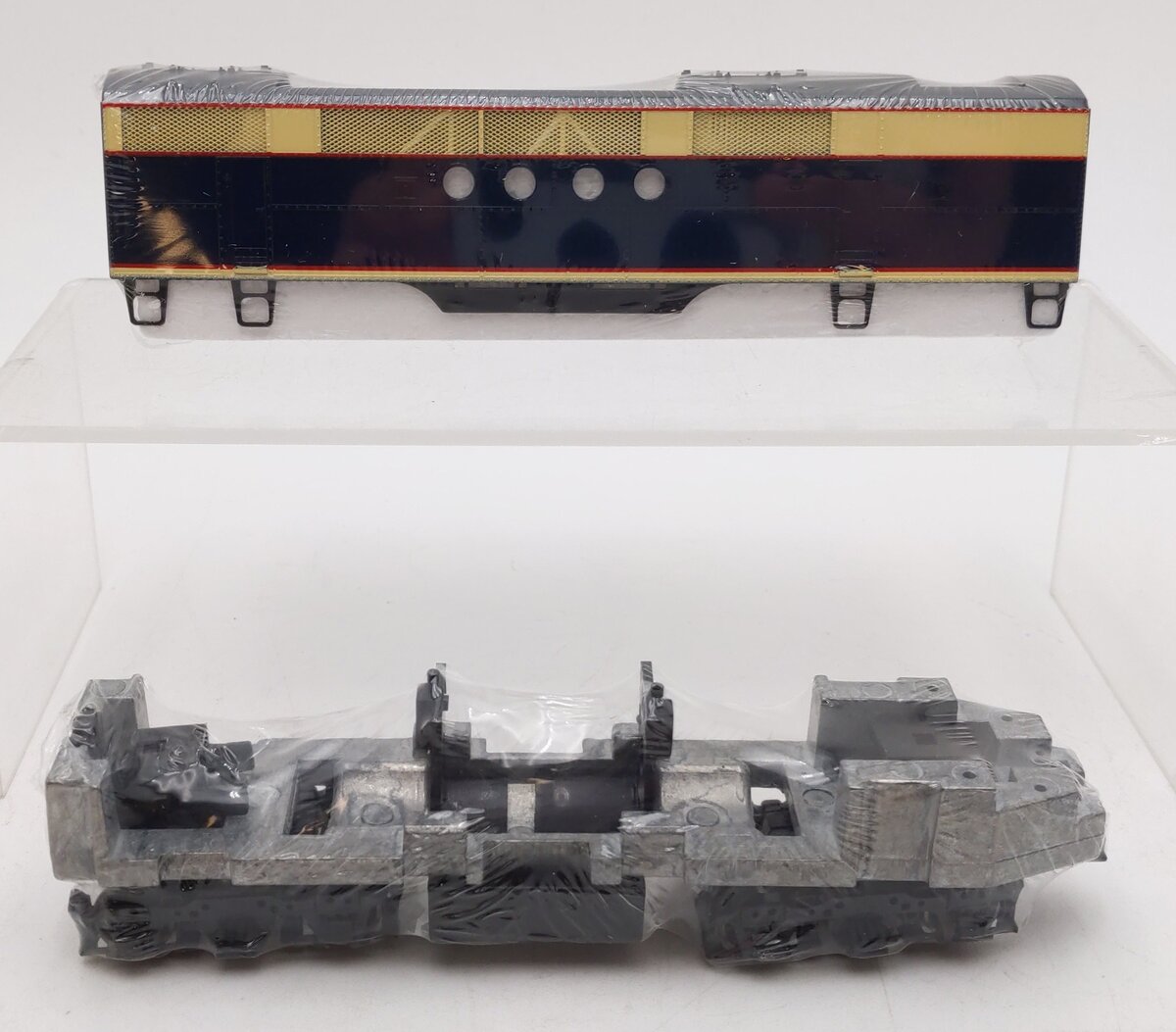 Stewart 5017 HO Santa Fe FTB Dummy Diesel Locomotive NIB