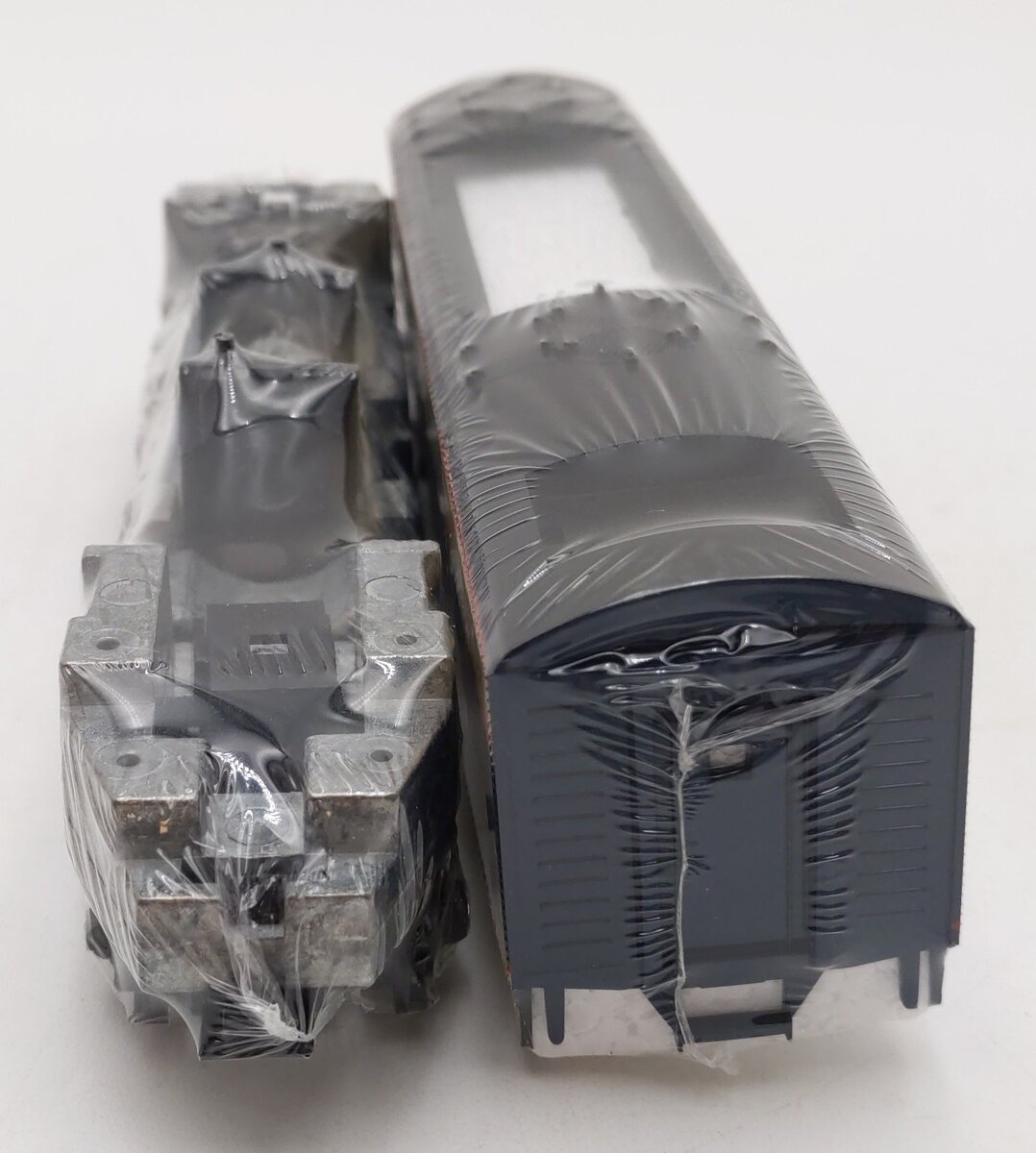 Stewart 5017 HO Santa Fe FTB Dummy Diesel Locomotive NIB
