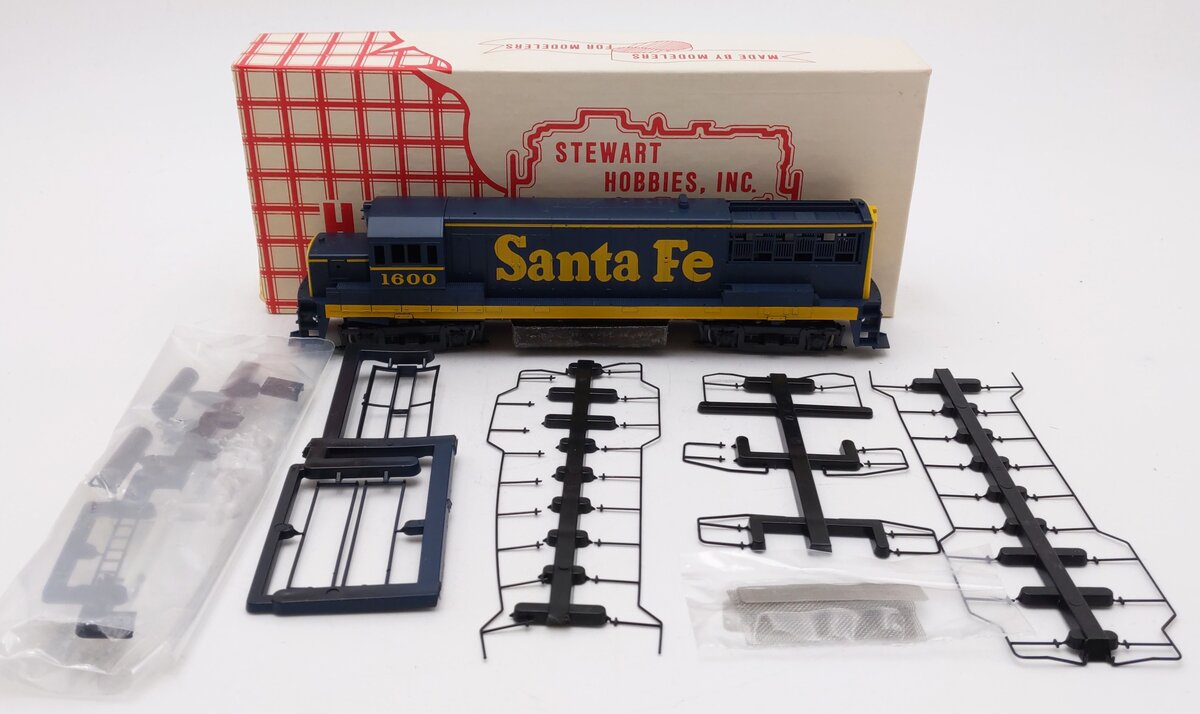 Stewart Hobbies, Inc 7110 HO Scale Santa Fe GE U25B Diesel Locomotive #1600 VG/Box