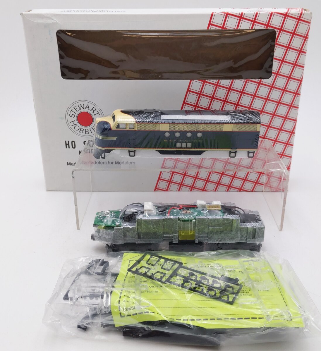 Stewart 5016 HO Santa Fe FTA Powered Diesel Locomotive NIB