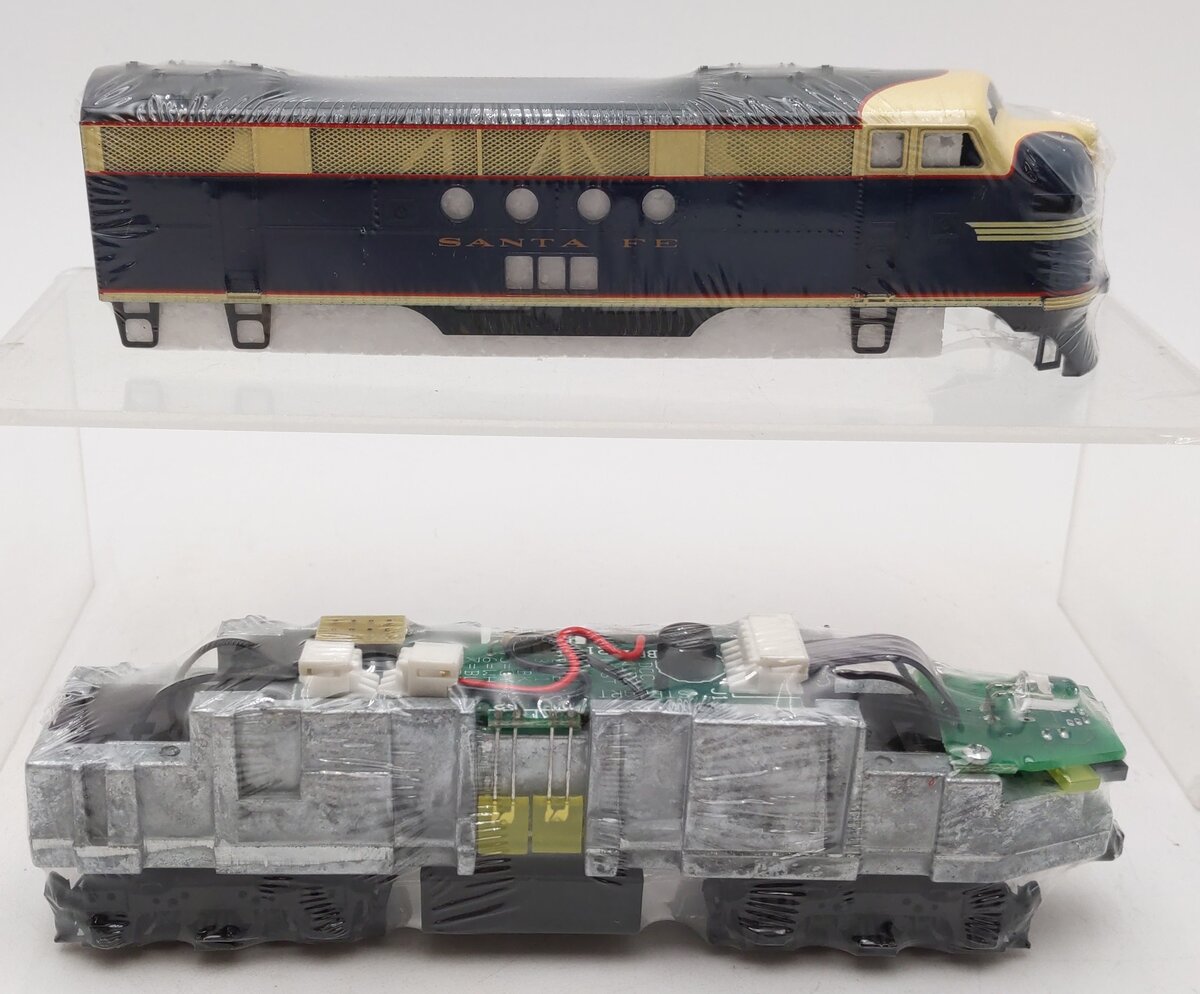 Stewart 5016 HO Santa Fe FTA Powered Diesel Locomotive NIB