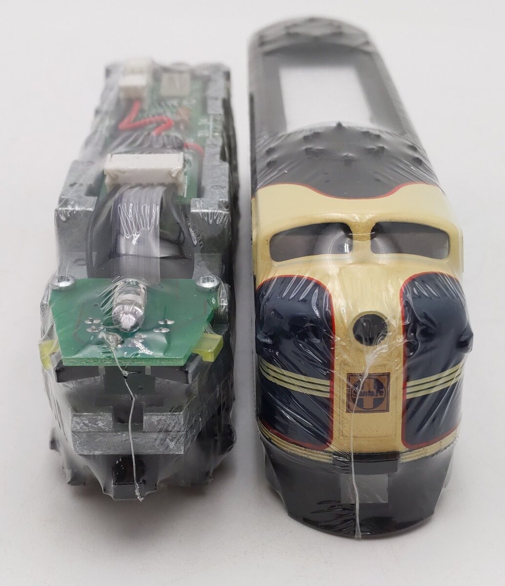 Stewart 5016 HO Santa Fe FTA Powered Diesel Locomotive NIB