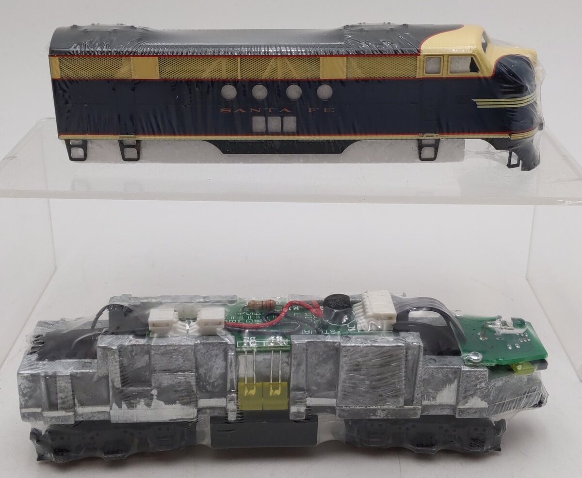 Stewart 5016 HO Santa Fe FTA Powered Diesel Locomotive NIB