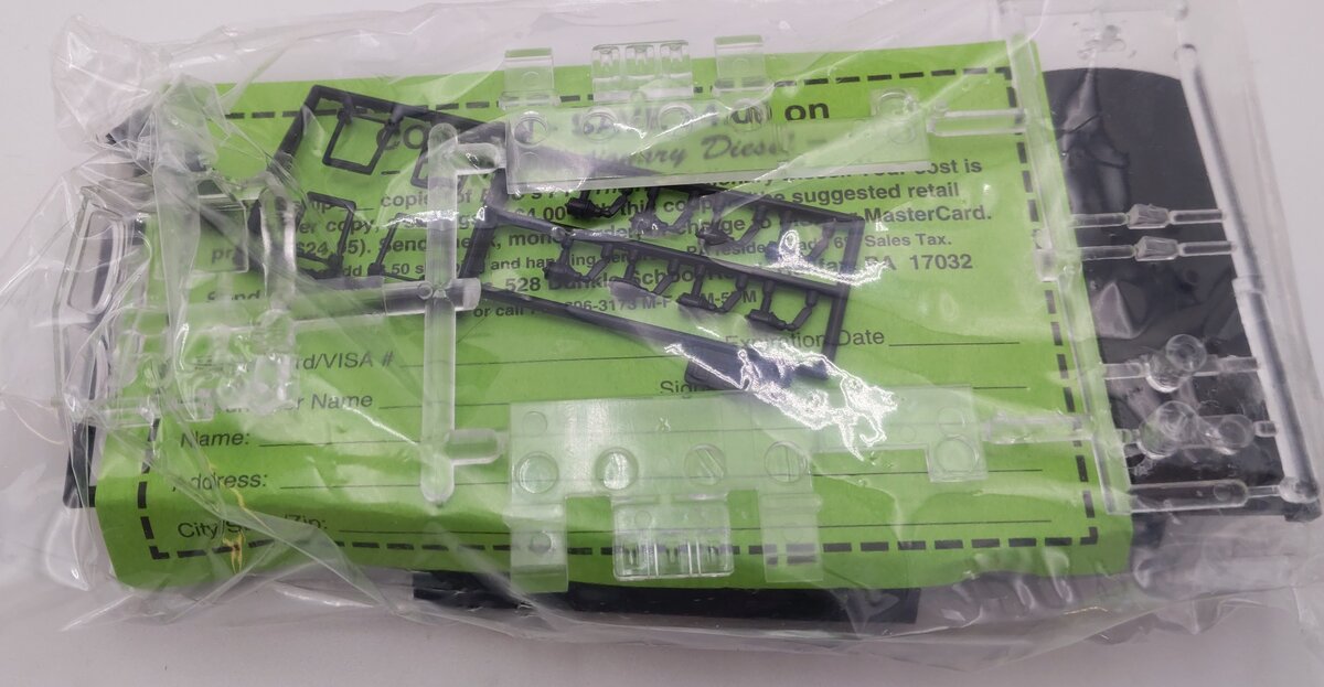Stewart 5016 HO Santa Fe FTA Powered Diesel Locomotive NIB