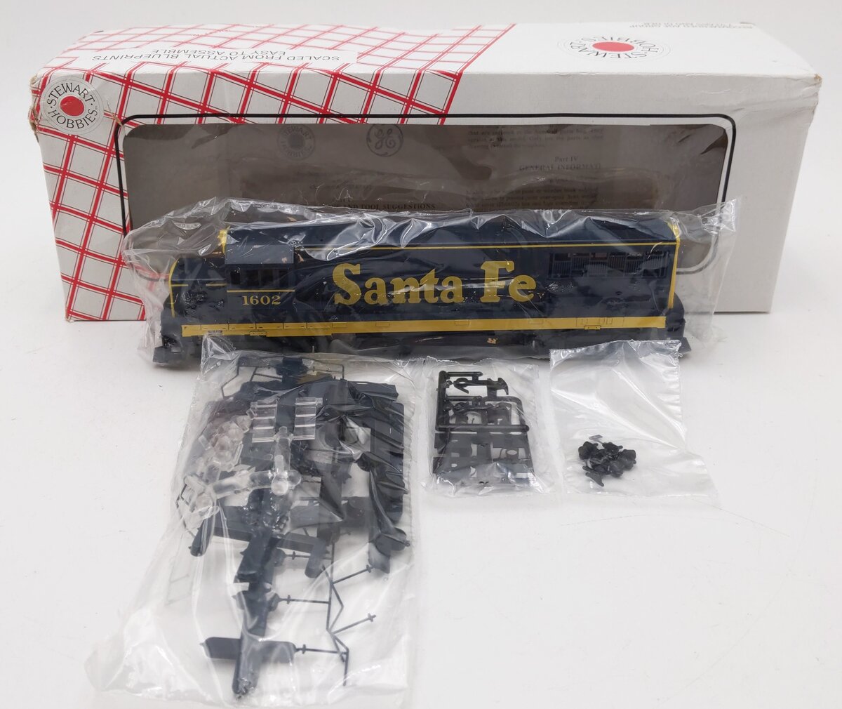 Stewart 7205 HO Santa Fe GE U25B Phase II Diesel Locomotive #1602 NIB
