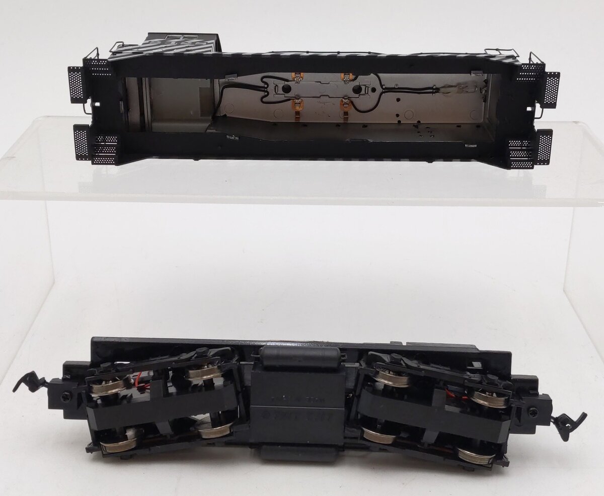 Proto 2000 8049 HO AT&SF Diesel Locomotive #2428 LN/Box