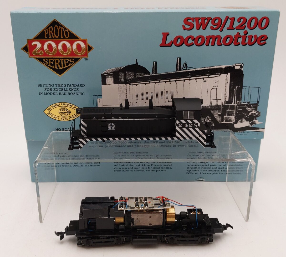 Proto 2000 8049 HO AT&SF Diesel Locomotive #2428 LN/Box