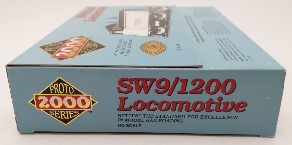 Proto 2000 8049 HO AT&SF Diesel Locomotive #2428 LN/Box