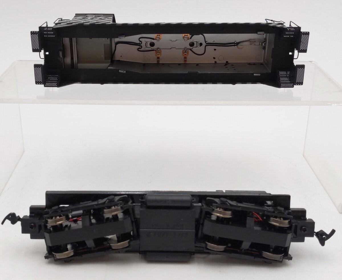 Proto 2000 8049 HO AT&SF Diesel Locomotive #2428 EX/Box