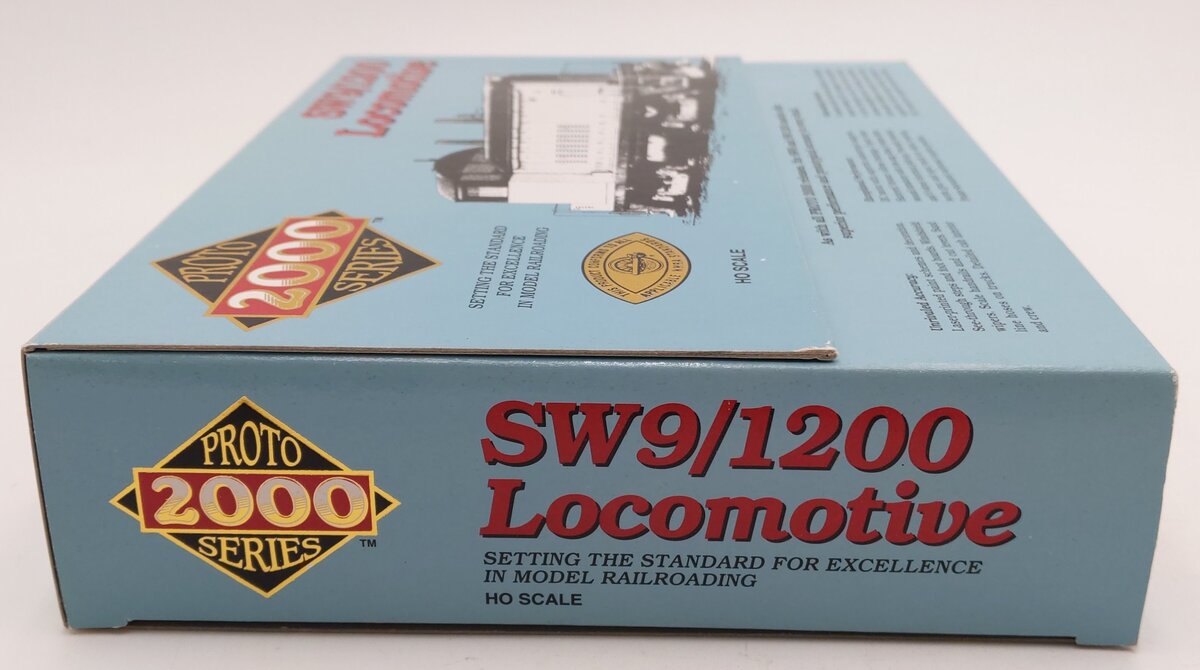 Proto 2000 8049 HO AT&SF Diesel Locomotive #2428 EX/Box