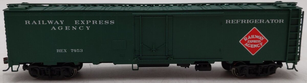 Walthers 932-6241 HO Scale Railway Express Agency 50' Express Reefer #7453 EX/Box