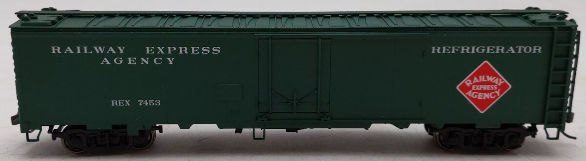 Walthers 932-6241 HO Scale Railway Express Agency 50' Express Reefer #7453 EX/Box