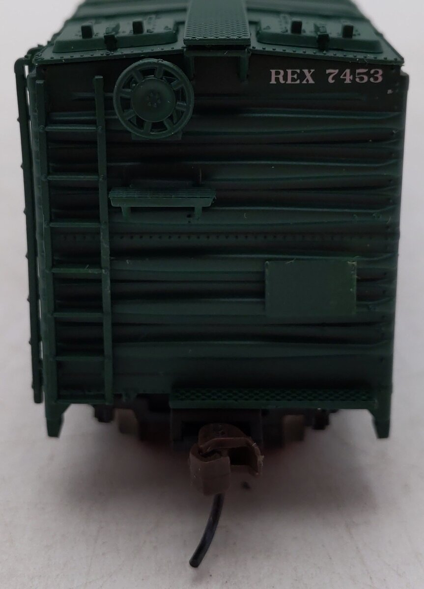 Walthers 932-6241 HO Scale Railway Express Agency 50' Express Reefer #7453 EX/Box
