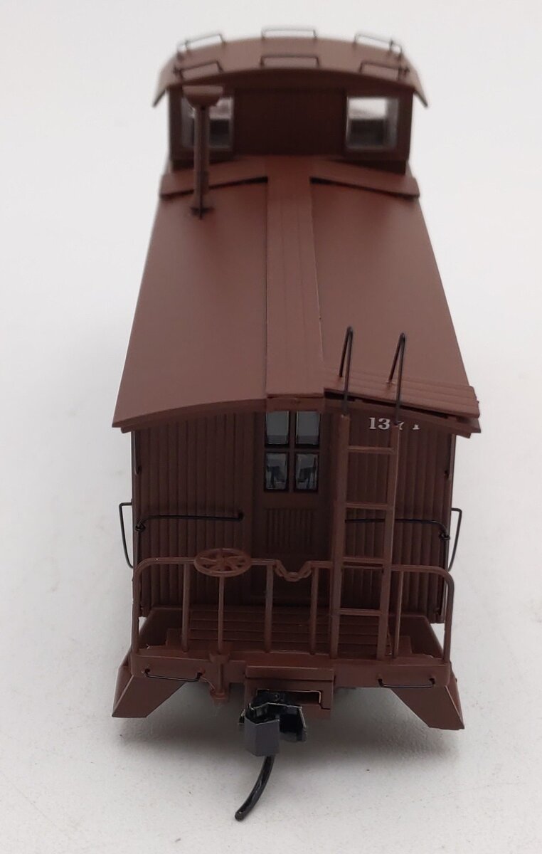 Walthers 920-103206 HO Santa Fe 30' 1300-Series Wood Caboose #1371