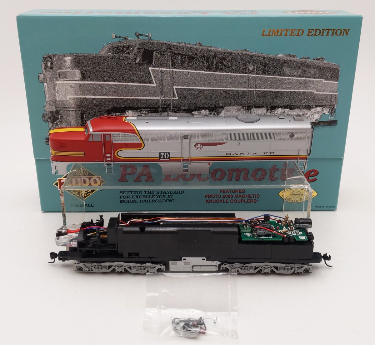 Proto 2000 21568 HO AT&SF PA Diesel Locomotive w/ Dynamic Brakes EX/Box