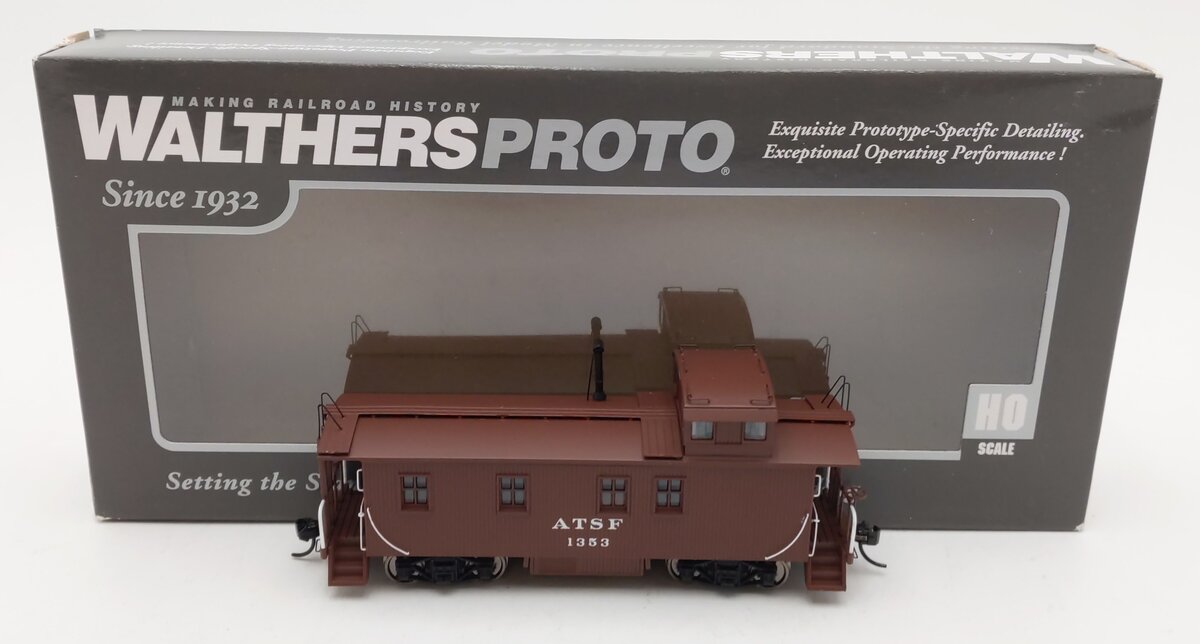 Walthers 920-103209 HO Santa Fe 30' ATSF 1300-Series Wood Caboose RTR #1353 EX/Box
