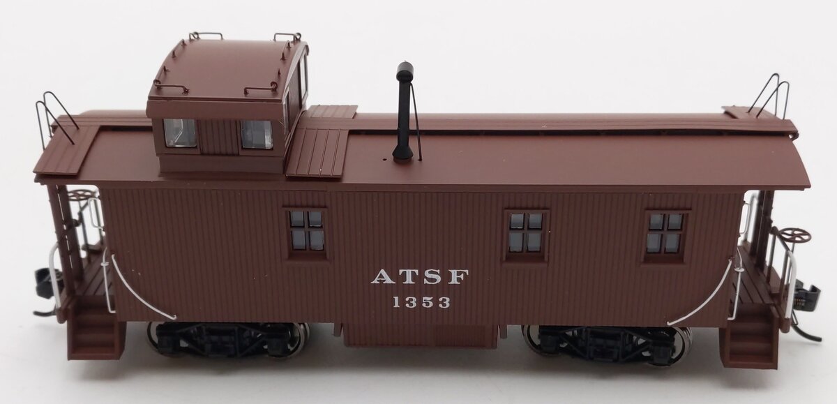 Walthers 920-103209 HO Santa Fe 30' ATSF 1300-Series Wood Caboose RTR #1353 EX/Box