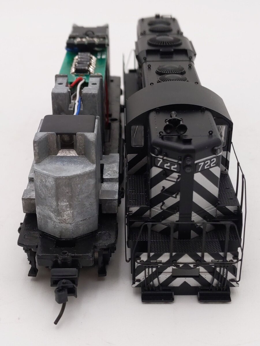 Proto 2000 23601 HO AT&SF GP9 Diesel Locomotive #722 VG/Box