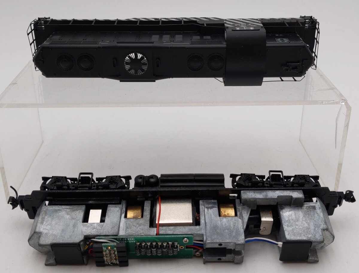 Proto 2000 23601 HO AT&SF GP9 Diesel Locomotive #722 LN/Box