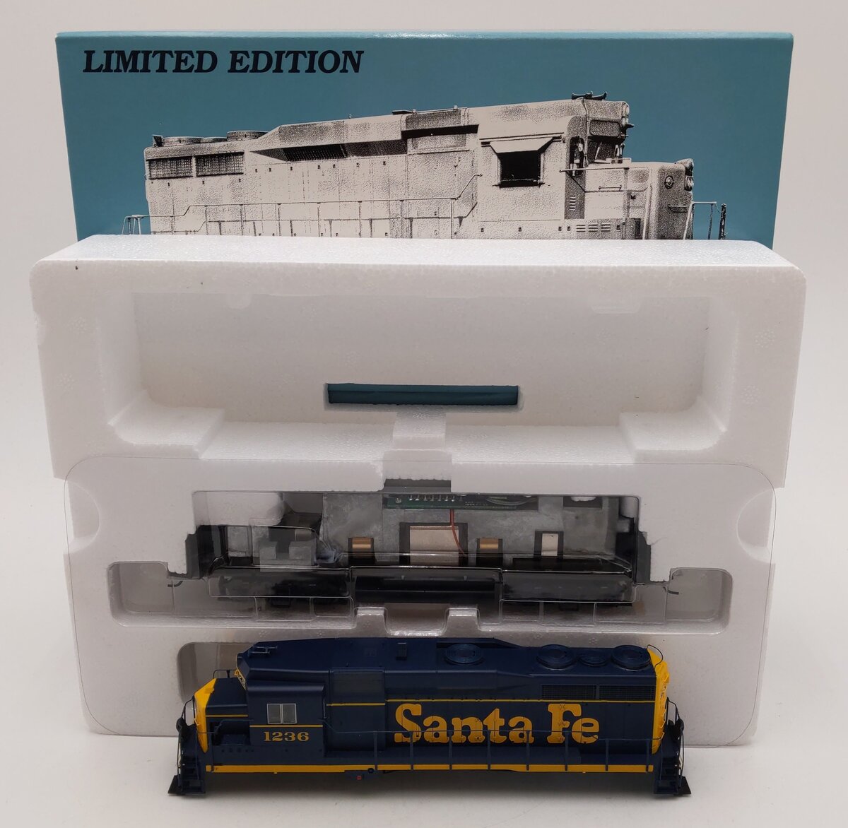 Proto 2000 23092 HO Santa Fe GP30 Locomotive #1236 LN/Box